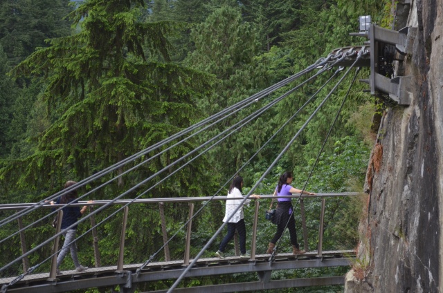 Arched skywalk